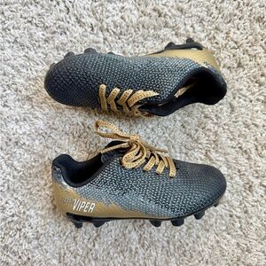 DSG Kids' Soccer Cleats Size 9 Toddler